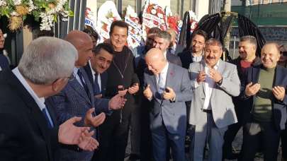 İmamın dua esnasında yaptığı şaka Acun Ilıcalı'ya kahkaha attırdı