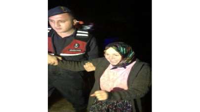 Mahsur kalan vatandaşları 7 saat sonra jandarma kurtardı