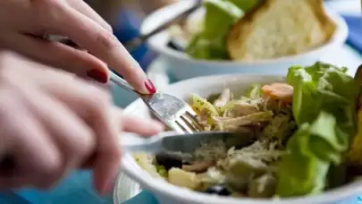 Sağlıklı insanların yaptığı bu hata diyabete neden oluyor! Bilmeden tüketiyoruz ama asla masum değil...