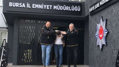 Bursa'da kuyumcudan silah tehdidiyle bilezik alan maskeli gaspçı yakalandı