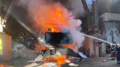 İş makinesi alevlere teslim oldu