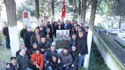 Silah arkadaşları şehidinin ailesini 27 yıldır yalnız bırakmıyor