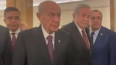 DEM Parti Grubu'nun konuşması sırasında Meclis salonundan ayrılan MHP Lideri Bahçeli'den CHP'ye tepki