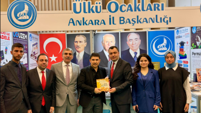 Cumhurbaşkanı Özel Kalem Müdürü Hasan Doğan, Ankara Ülkü Ocakları standını ziyaret etti