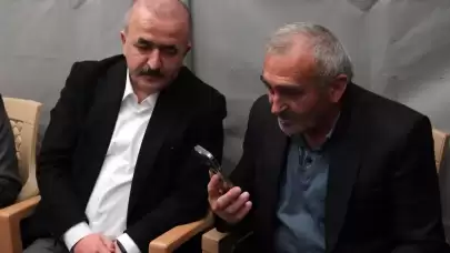 Bakan Yerlikaya, şehit babasıyla görüştü