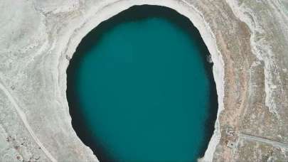 Turkuaz renkli suyu ile görenleri büyülüyor: Türkiye’nin en büyüğü