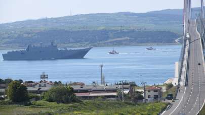 İspanya'nın hücum gemisi Çanakkale Boğazı'ndan geçti