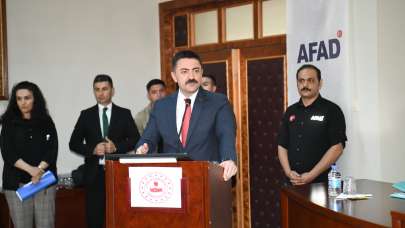 Tunceli'de deprem konutları kurayla hak sahiplerine teslim edildi