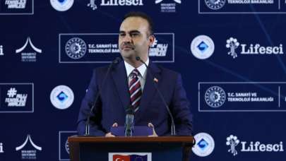 Bakan Kacır duyurdu: Fikri Türkiye'ye ait olan ilk ilaç geliyor