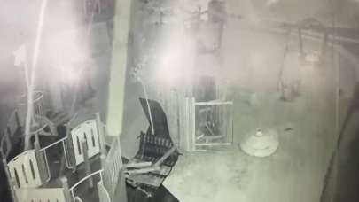 Yağmur sonrası çıkan hortum ortalığı birbirine kattı