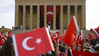 Anıtkabir, 23 Nisan'da 100 bini aşkın ziyaretçiyi ağırladı