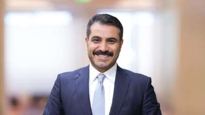 MHP'li Serkan Toper'den köpeği Tarçın ile poz