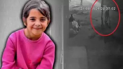 Narin cinayetinde kritik görüntü! Bulamayınca kendini yere attı