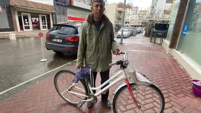 Bisikletiyle yaptığı mitinglerle tanınan bağımsız aday kazada ağır yaralandı