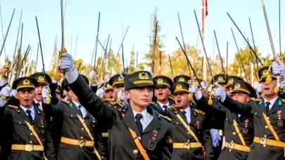 Teğmenlerin kılıçlı yemini: Disiplin süreci başladı