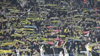 Fenerbahçe tribünlerinden tepki!