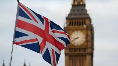 İngiltere, Suriyelilerin sığınma taleplerini askıya aldı