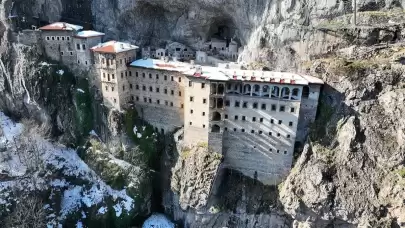 İşte eşsiz güzelliğiyle Sümela Manastırı
