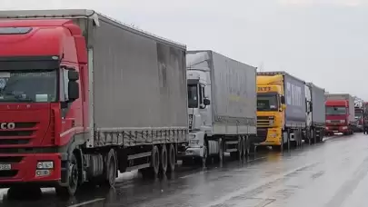 Bakan Uraloğlu: Türkiye-Azerbaycan transit geçiş belgesi kotası 100 bine yükseldi