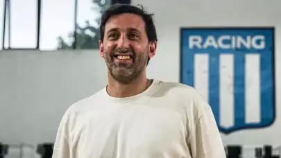 Efsanevi futbolcu, yetiştiği kulübün başkanlık koltuğuna oturdu