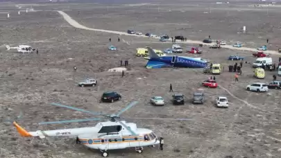 Kazakistan’da düşen uçaktan 32 kişi kurtuldu