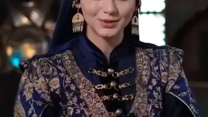 Özge Törer, "Hi Celeb" dergisinin kapak yıldızı oldu