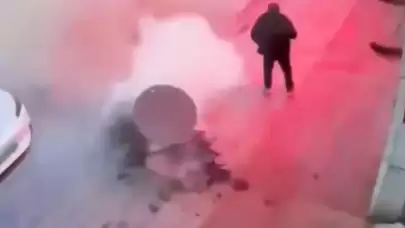 Kanalizasyona havai fişek attı! Metrelerce havaya uçtu