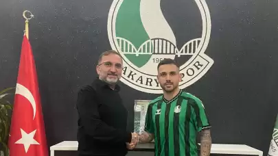 Sakaryaspor, Burak Çoban’ı renklerine bağladı