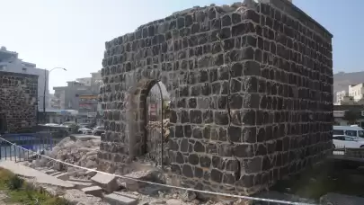 Tarihi Abdaliye Medresesi'nin duvarı yıkıldı: Koruma altına alındı