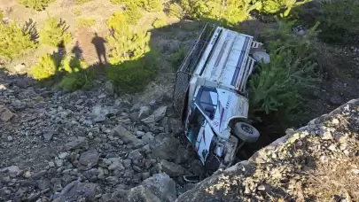 Amasya’da kamyonet dereye uçtu: 1 yaralı