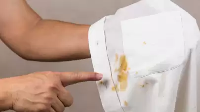 Giysideki Yağ Lekesi Nasıl Çıkar?