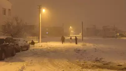 Meteoroloji uyarmıştı! Kar yağışı şiddetini artırdı