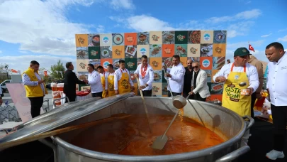 1 ton pastırmalı Gömeç kuru fasulye ikram edildi