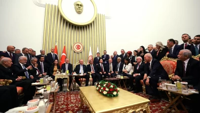 Cumhurbaşkanı Erdoğan, TBMM'de parti lideriyle buluştu