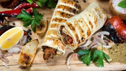 Adana Dürüm Kebap Kaç Kalori? Besin Değerleri ve Diyette Yenir Mi?