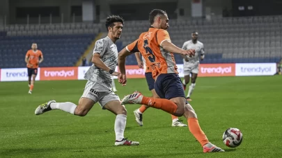 Başakşehir duraklamalarda güldü