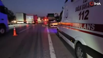 Tır şoförü lastik değiştirirken başka bir tırın altında kaldı