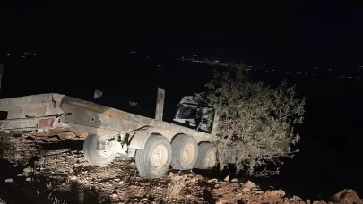 Şırnak’ta tır şarampole yuvarlandı: 1 ölü