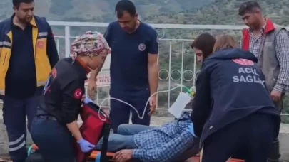 Aydın’da kamyonet uçuruma yuvarlandı: 1’i ağır 3 yaralı