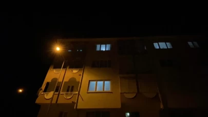 Burdur’da evde korku dolu anlar! Asma tavan çöktü, çift deprem sandı