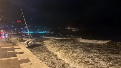 Erdek'te şiddetli lodos etkili oldu