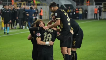 Çorum FK ilk yarıda işi bitirdi