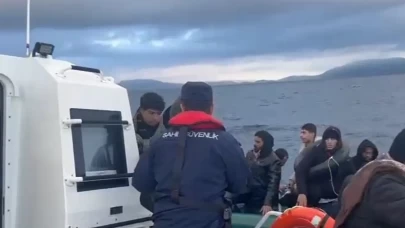 İzmir açıklarında 51 düzensiz göçmen yakalandı