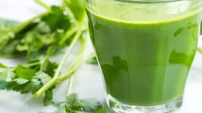 Günde bir bardakla göbek yağlarına veda edin!