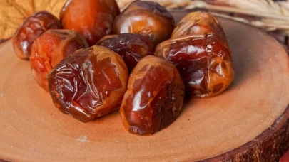 Yaş ve Kuru Hurma Kaç Kalori? Besin Değerleri ve Faydaları