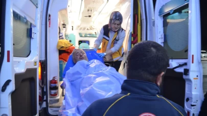 Aksaray’da parkta dehşet: 5 kişinin saldırısına uğrayan adam 11 yerinden bıçaklandı