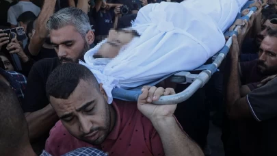 İsrail’in saldırısında yaşamını yitiren gazeteci Yahya Barzak için cenaze töreni düzenlendi