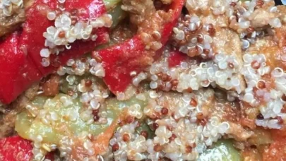 Sağlıklı ve tok tutan sebzeli kinoa sote