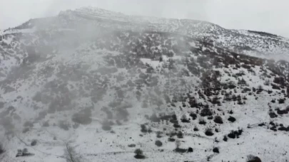 Erzincan’ın yüksek kesimlerine mevsimin ilk karı yağdı!