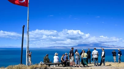 Urartuların izinde: Ayanis Kalesi yabancı turistlerin yeni gözdesi